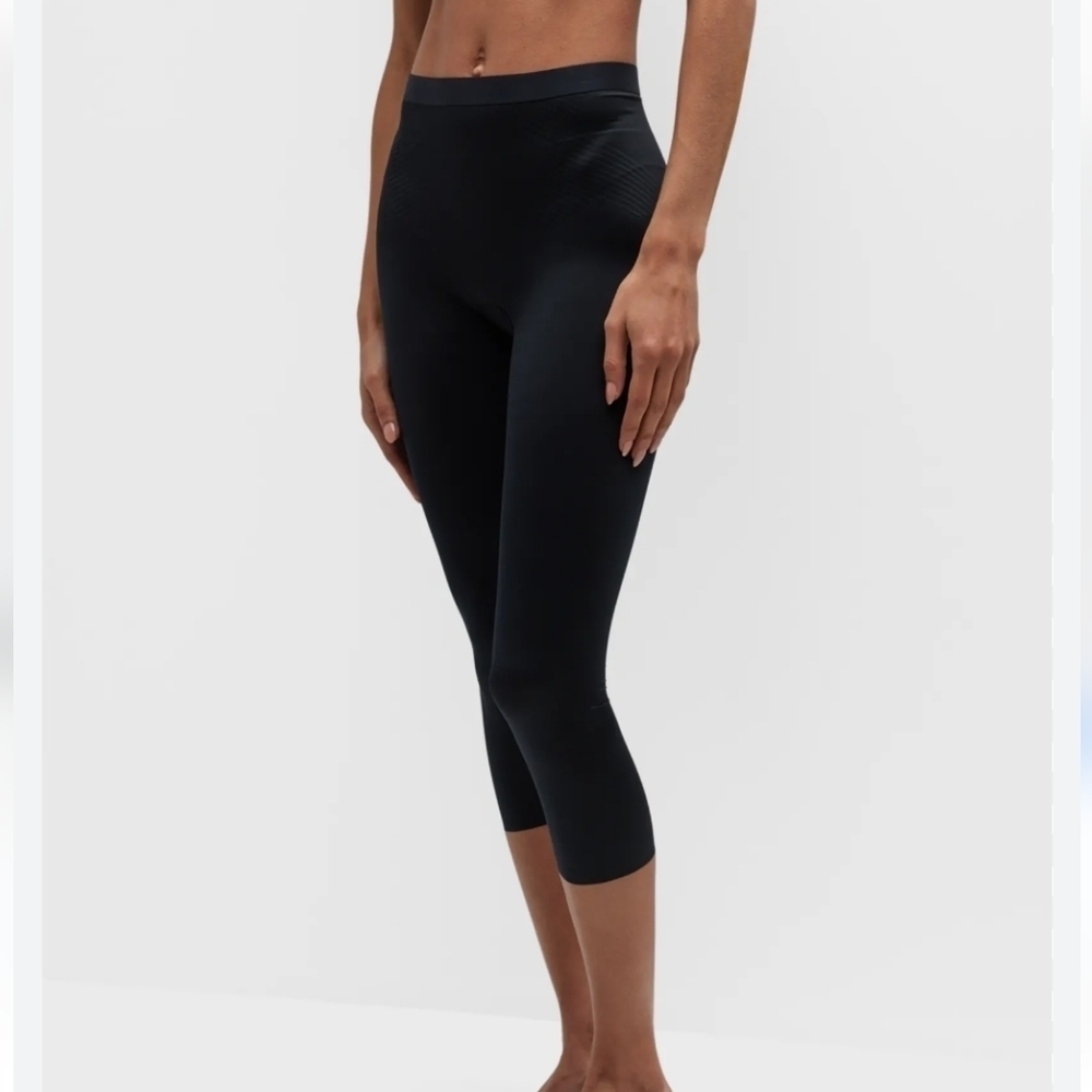 Spanx By Sara Blakely Women's Black Capri Pants Size Medium